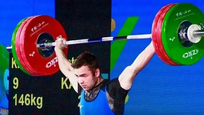 Изображение для новости: Казахстанец выиграл первую медаль на чемпионате Азии по тяжелой атлетике