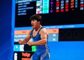 Изображение к Казахстанские штангисты с рекордами выиграли чемпионат Азии