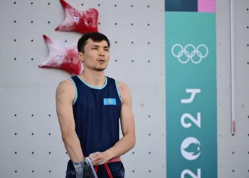 Изображение к Амир Маймуратов дошел до четвертьфинала этапа Кубка мира по спортивному скалолазанию в Польше