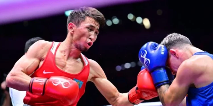 Изображение для новости: Боксер Махмуд Сабырхан стал двукратным чемпионом мира