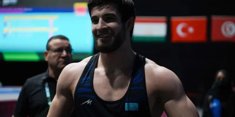 Изображение для новости: Борец Ислам Евлоев уступил чемпиону мира и стал серебряным призером Исламиады-2025