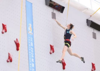 Изображение к Скалолазание на пляжной Азиаде: две казахстанки вышли в 1/8 финала