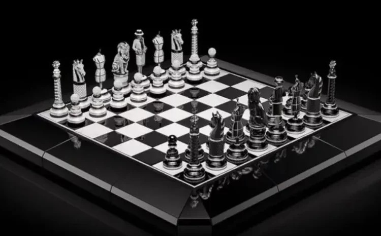 Изображение для новости: Шахматы за $4 млн: Chanel представили роскошный набор с бриллиантами
